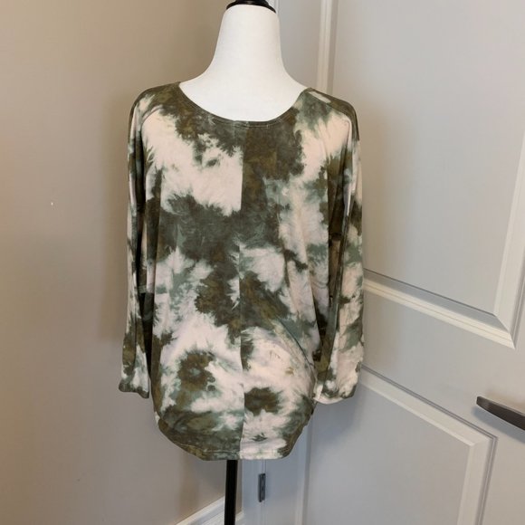 Pebble and Stone (Anthropologie) tie dye top, bat sleeves, M - Picture 2 of 4